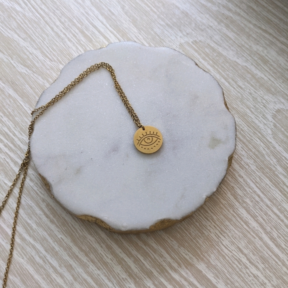 Nwot eye necklace